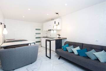 Фото номера Апартаменты с балконом Апартаменты Lux Apart г. Минск 7