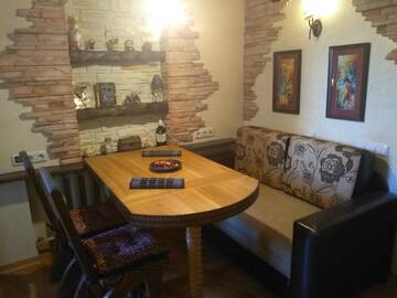Фото Апартаменты VIP-APARTAMENTY “КАЛЯ РУЧАЯ” г. Минск 1