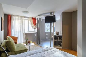 Фото номера Апартаменты с балконом - ул. Интернациональная, 15 – 87 Апартаменты Apartments Internazionalnaya г. Минск 14