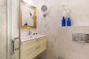 Фото номера Апартаменты Делюкс Апартаменты SO Charming apt near Victory square in downtown г. Минск 38