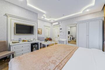 Фото номера Стандартный семейный номер Отель Astoria Boutique Hotel г. Минск 3