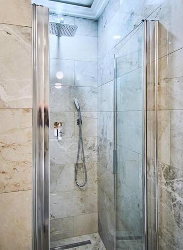 Фото номера Апартаменты Апартаменты SO Retreat to a Quiet Leafy Street near the Buzz of Downtown г. Минск 55