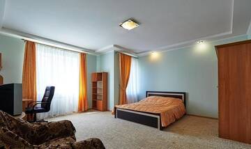 Фото номера Дом с 4 спальнями Дома для отпуска Kottedzh Semeinyi г. Минск 13