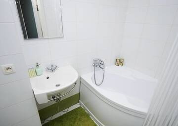 Фото номера Улучшенные апартаменты Апартаменты SO Stylish downtown apt near Minsk Railway Station г. Минск 32