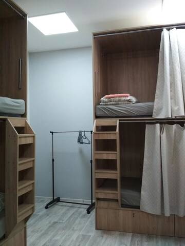 Фото номера Кровать в общем 8-местном номере для мужчин и женщин Хостелы Minsk City Hostel (Минск Сити Хостел) г. Минск 6