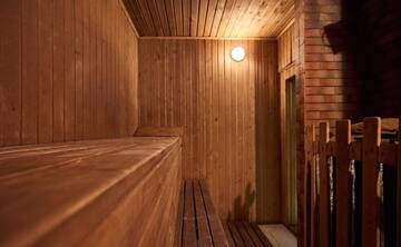 Фото номера Коттедж с 6 спальнями Дома для отпуска House with Sauna and Pool г. Минск 25