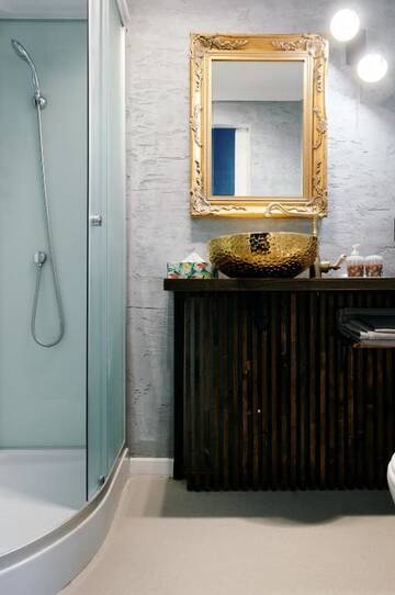 Фото номера Апартаменты Апартаменты SO Lovely apt in heart of historical downtown г. Минск 37