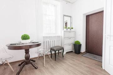 Фото номера Апартаменты с 3 спальнями Апартаменты KARL MARKS str 3 bedrooms apartments(center) г. Минск 11