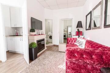 Фото номера Апартаменты с 3 спальнями Апартаменты KARL MARKS str 3 bedrooms apartments(center) г. Минск 19