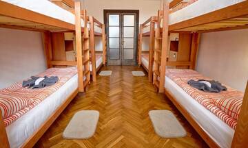 Фото номера Кровать в общем 8-местном номере Отели типа «постель и завтрак» Smart Inn г. Минск 5