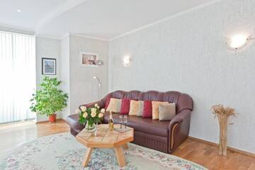 Фото номера Люкс с 2 спальнями: Кирова, 1 Апартаменты Centr Kvartir 25 г. Минск 3