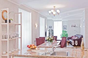 Фото номера Люкс с 2 спальнями: Кирова, 1 Апартаменты Centr Kvartir 25 г. Минск 4