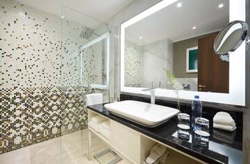 Фото номера Полулюкс Отель Renaissance Minsk Hotel г. Минск 5