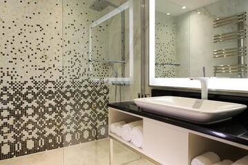Фото номера Угловой люкс Отель Renaissance Minsk Hotel г. Минск 5