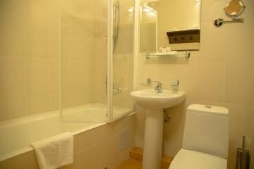 Фото номера Стандартный одноместный номер Отель Hotel Monastyrski Minsk City Centre г. Минск 9