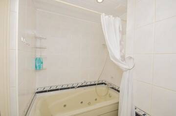 Фото номера Апартаменты с 3 спальнями - Володарского, 18 Апартаменты Molnar Apartments Volodarskogo 18 г. Минск 9