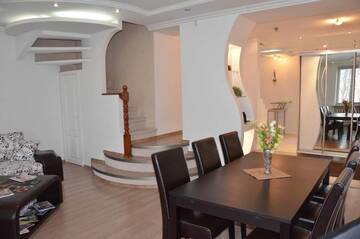Фото номера Апартаменты с 4 спальнями и балконом – Двухуровневые Апартаменты Apartment style and comfort г. Минск 18