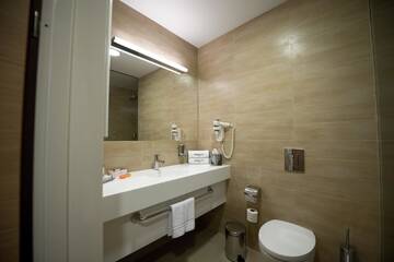Фото номера Большой двухместный номер с 1 кроватью Отель Green City Hotel г. Минск 5