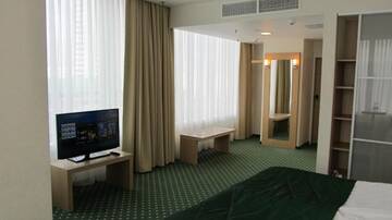 Фото номера Улучшенный двухместный номер с 1 кроватью Отель Green City Hotel г. Минск 3