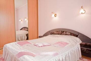Фото номера Апартаменты Делюкс Апартаменты Historical Center Apartment on Kommunisticheskaya 10 г. Минск 7