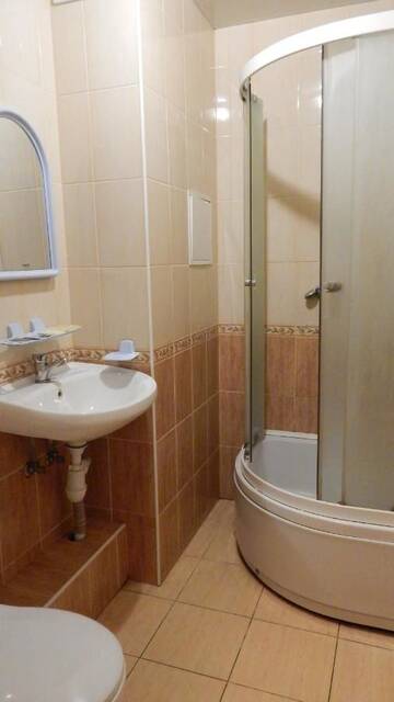 Фото номера Стандартный трехместный номер Отель Akademicheskaya Hotel г. Минск 4