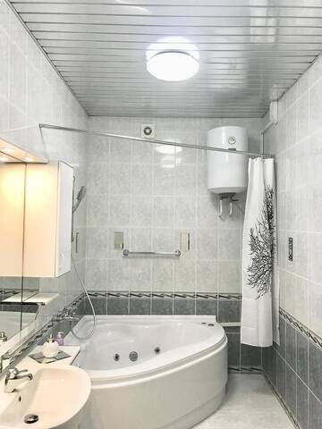 Фото номера Апартаменты с 1 спальней Апартаменты Lux Nezavisimosti,12 with Jacuzzi г. Минск 7