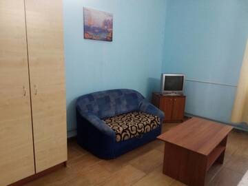 Фото номера Двухместный номер с двуспальной кроватью и дополнительной кроватью Мини-отель Gostinitsa Chizhovka г. Минск 12